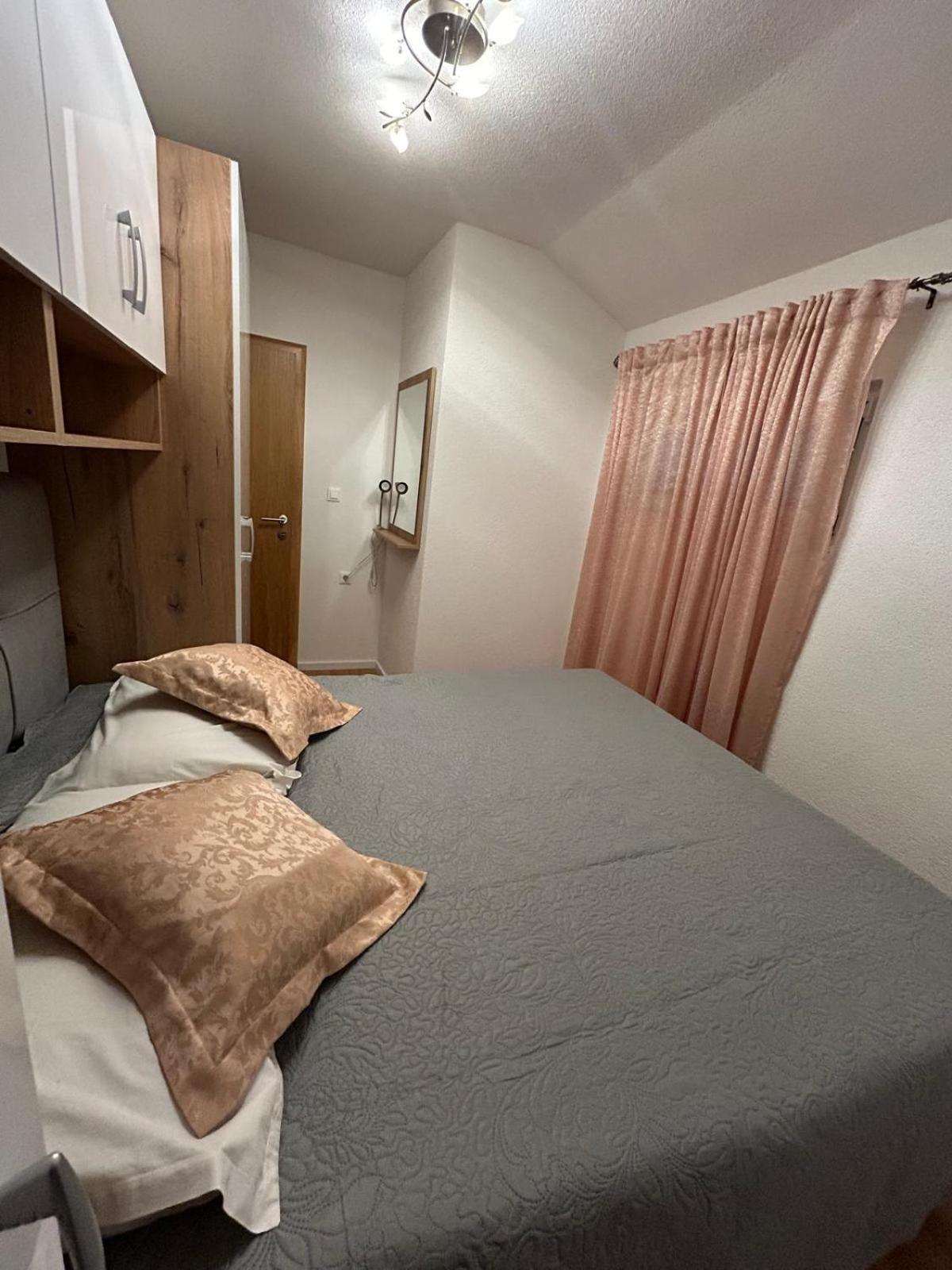 Apartment Lovre Topic Baska Voda Luaran gambar